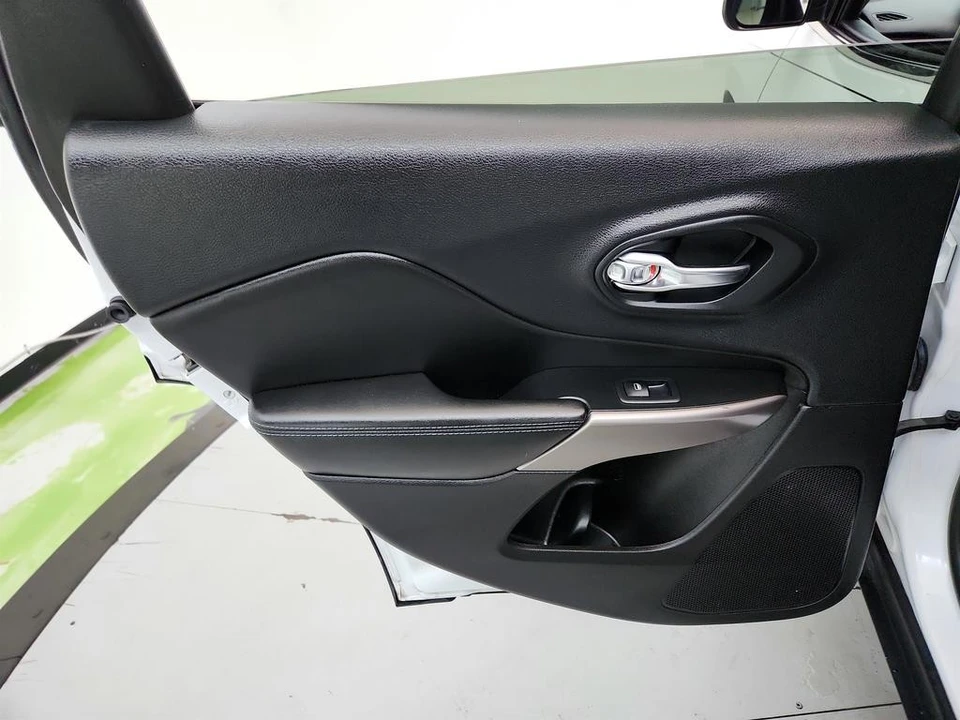 2019 Jeep KL Cherokee - Image 23 of 31