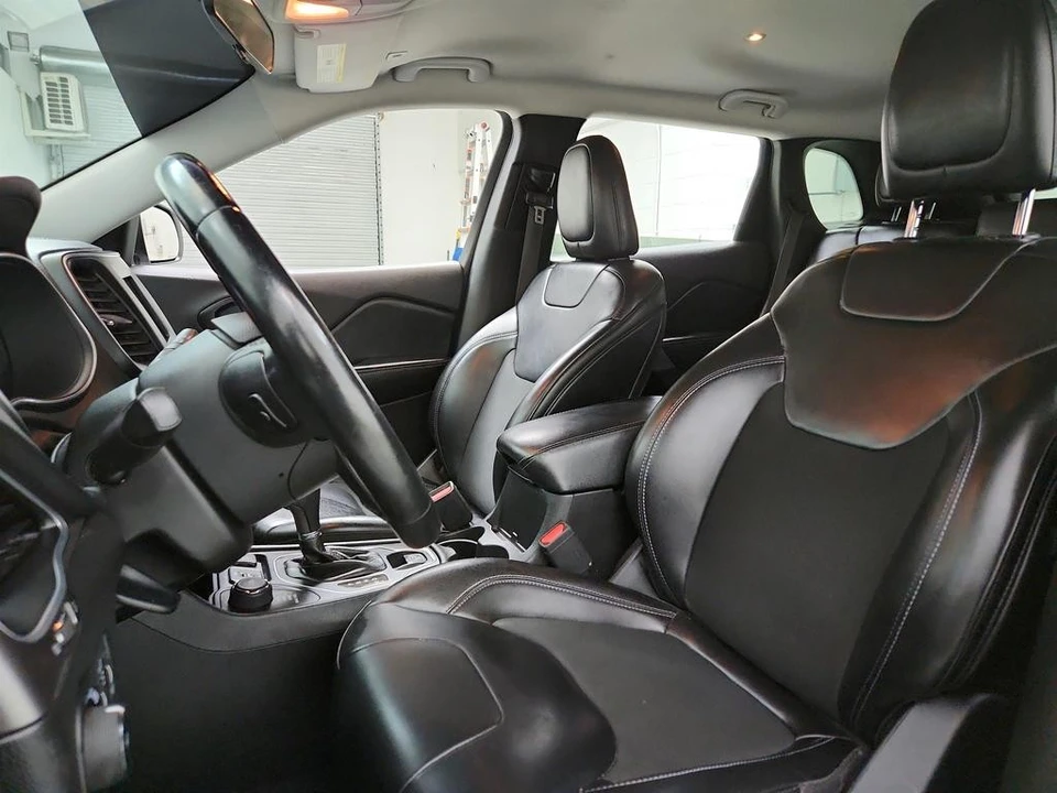 2019 Jeep Cherokee - Image 14 of 31