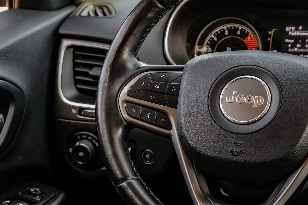 2019 Jeep KL Cherokee - Image 24 of 31