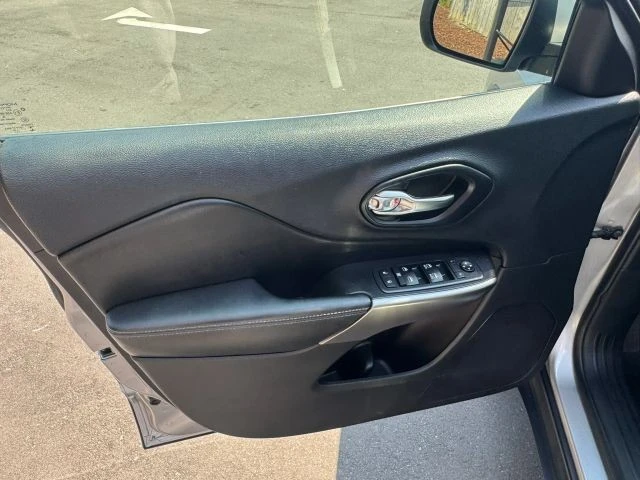 2019 Jeep KL Cherokee - Image 30 of 31