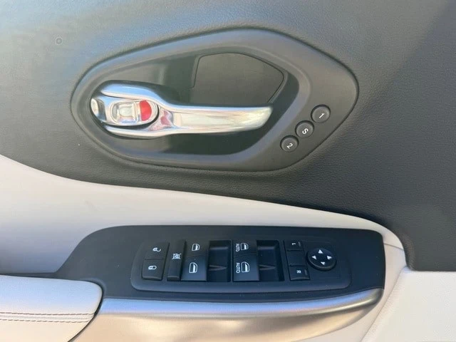2019 Jeep KL Cherokee - Image 12 of 21
