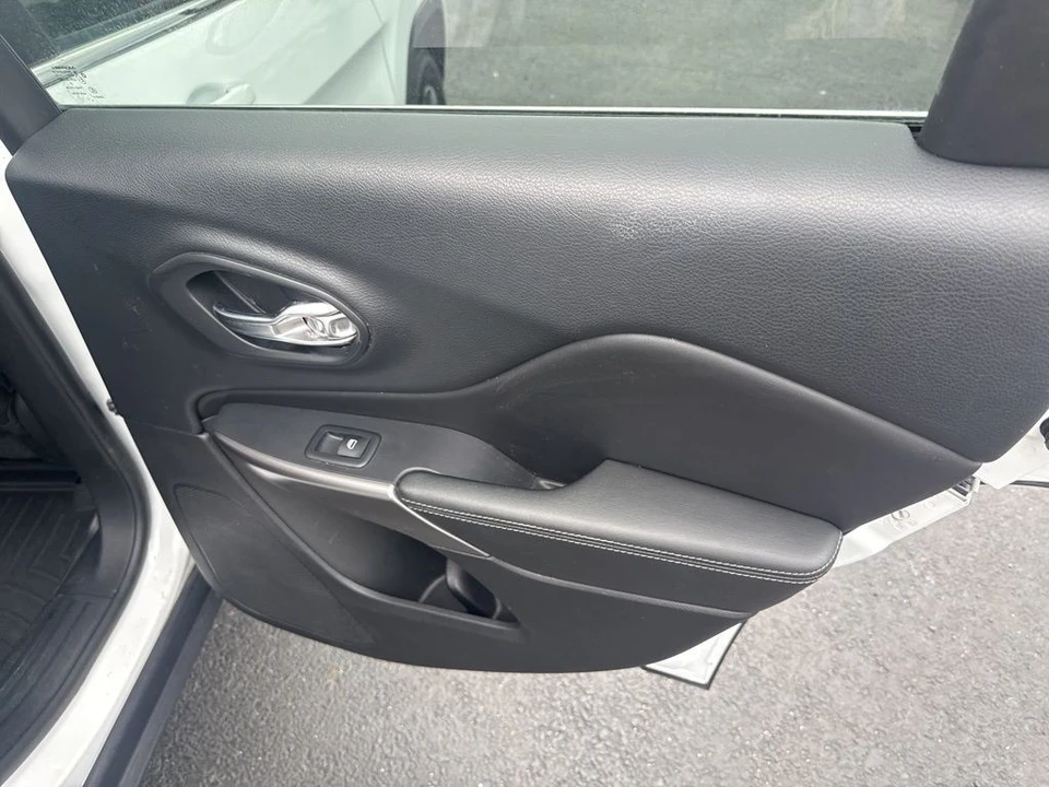 2019 Jeep KL Cherokee - Image 15 of 21