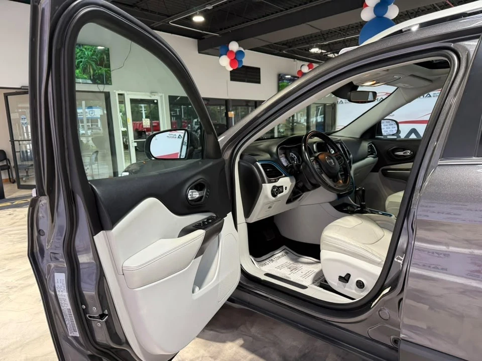 2019 Jeep KL Cherokee - Image 28 of 31