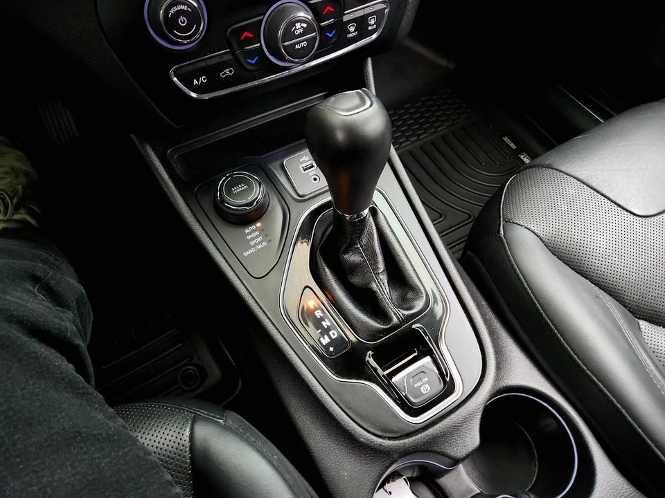 2019 Jeep KL Cherokee - Image 18 of 21