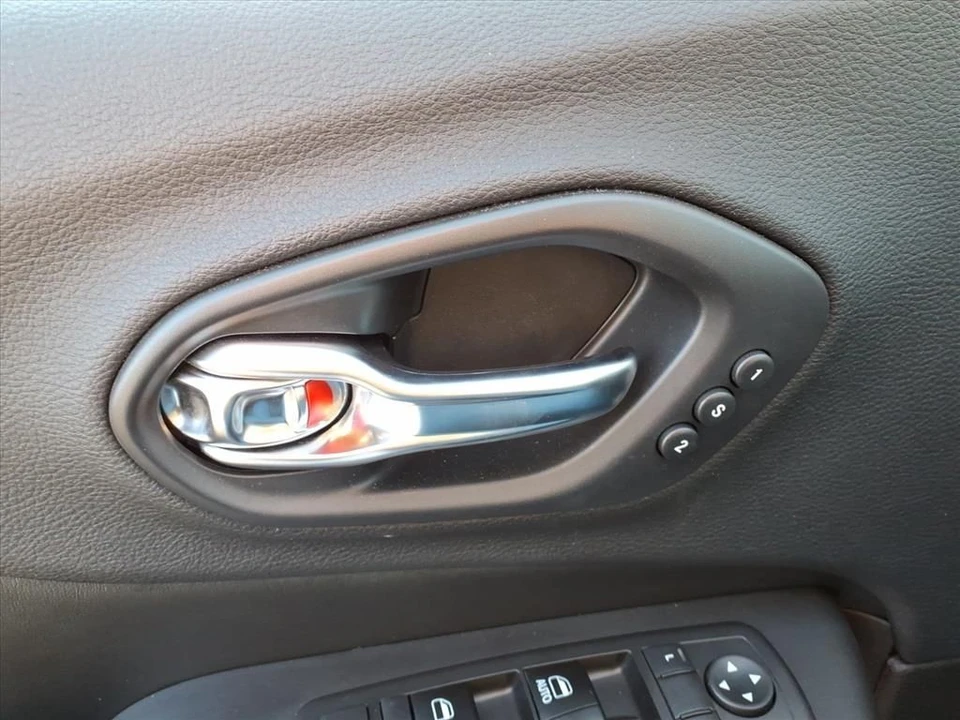2019 Jeep KL Cherokee - Image 16 of 21