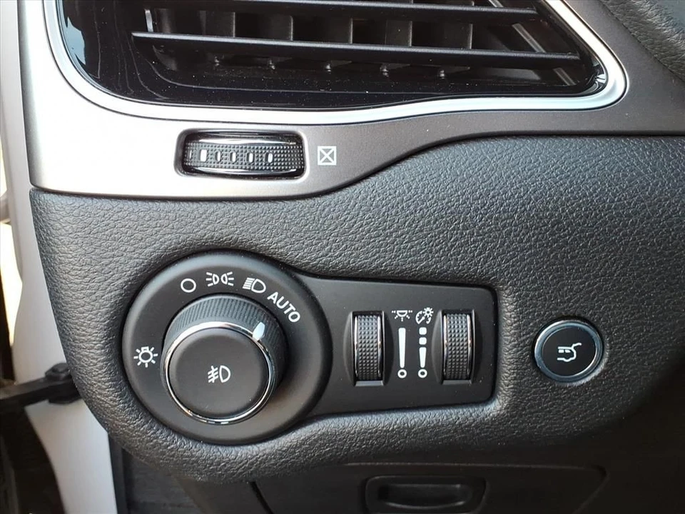 2019 Jeep KL Cherokee - Image 18 of 21
