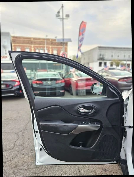 2019 Jeep KL Cherokee - Image 11 of 12