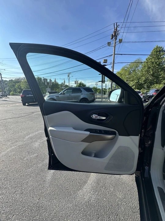 2019 Jeep KL Cherokee - Image 11 of 21