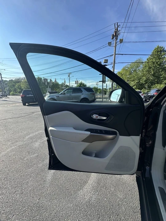 2019 Jeep KL Cherokee - Image 11 of 21
