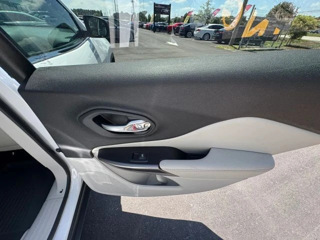 2019 Jeep KL Cherokee - Image 18 of 31
