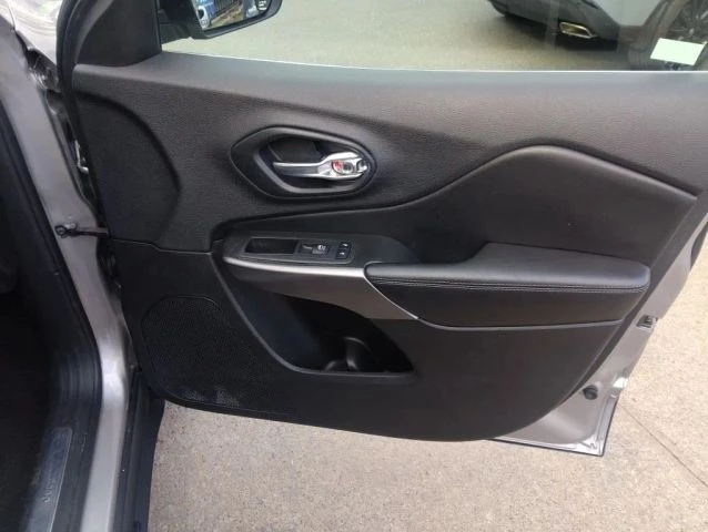 2019 Jeep KL Cherokee - Image 26 of 31