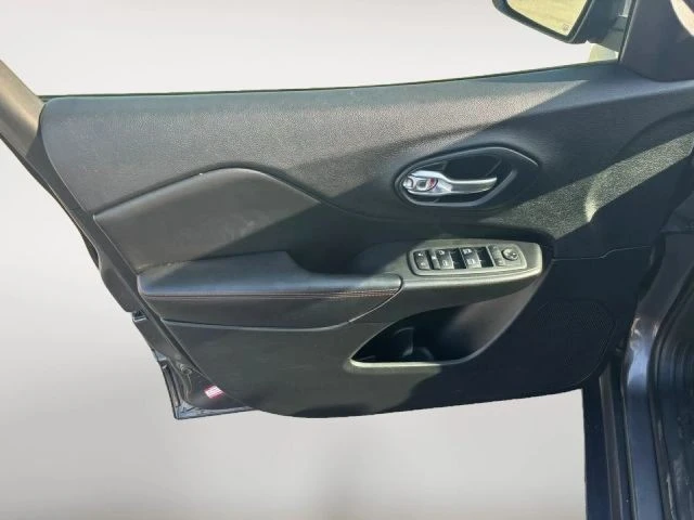 2019 Jeep KL Cherokee - Image 10 of 24