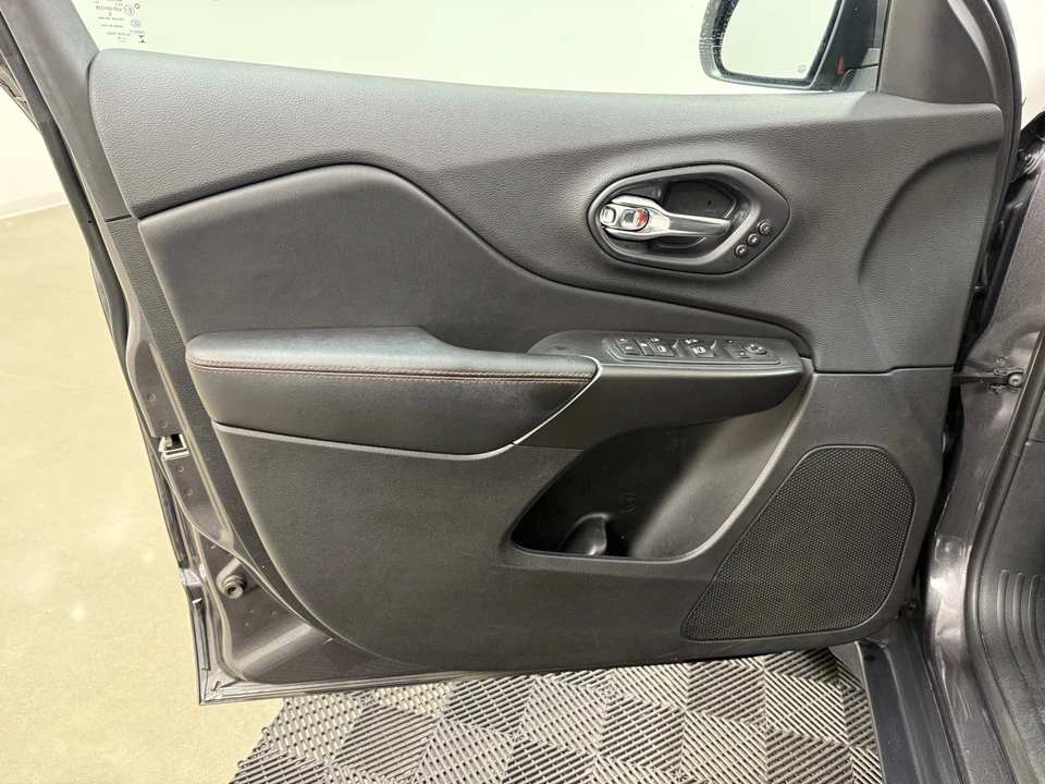 2019 Jeep KL Cherokee - Image 13 of 21