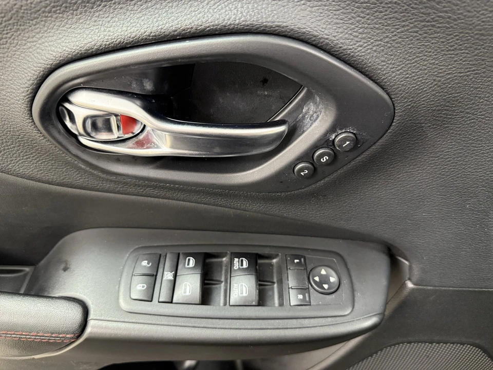 2019 Jeep KL Cherokee - Image 14 of 21