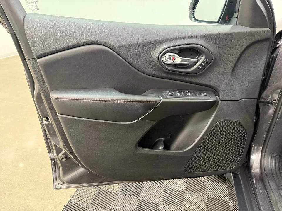 2019 Jeep KL Cherokee - Image 13 of 21