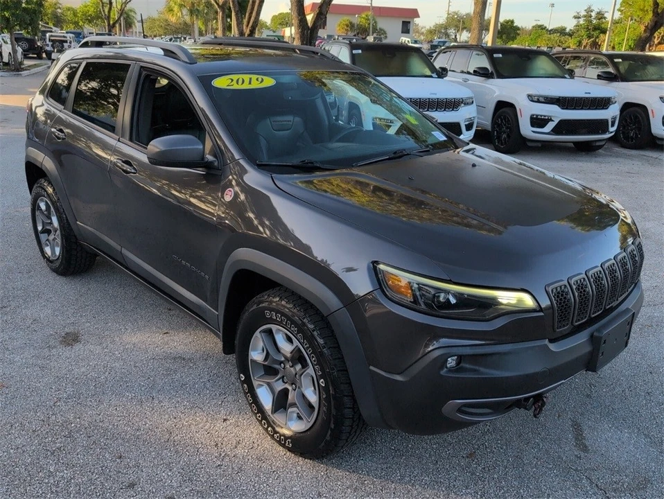 2019 Jeep KL Cherokee - Image 2 of 12