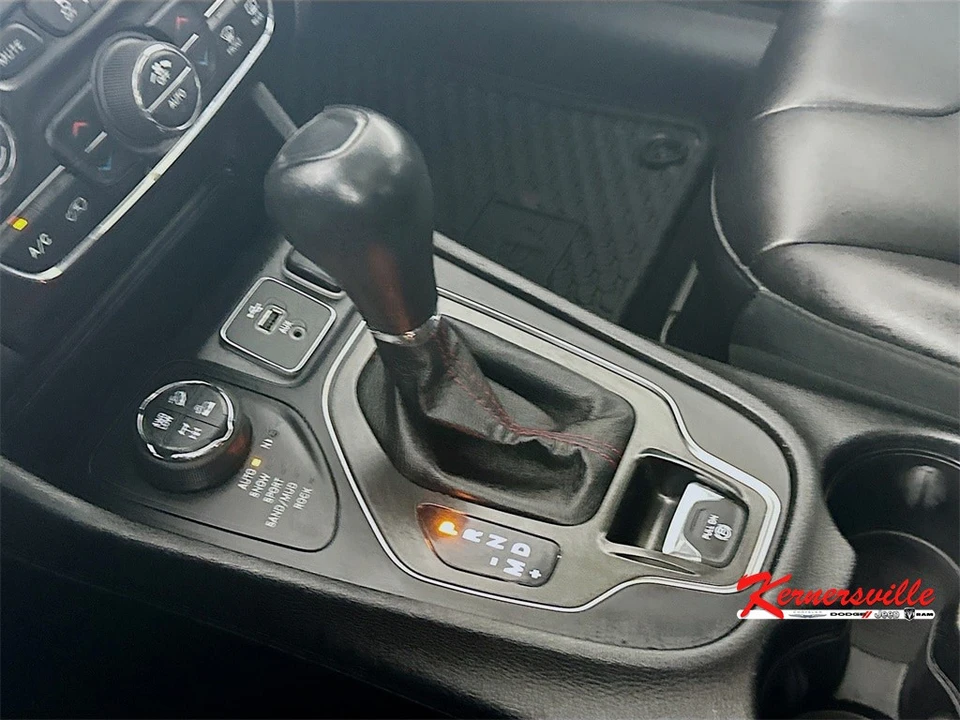 2019 Jeep KL Cherokee - Image 16 of 21
