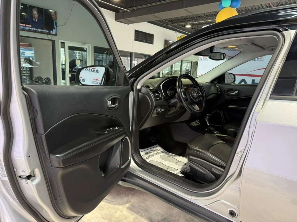 2019 Jeep Compass - Image 25 of 31