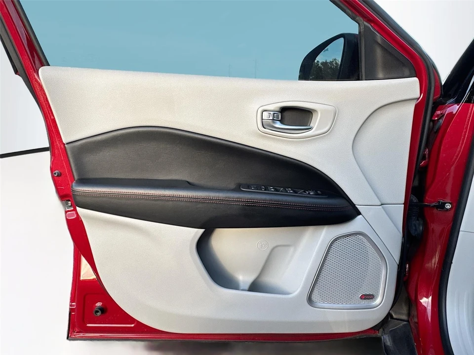 2019 Jeep Compass - Image 17 of 21
