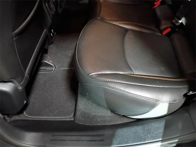 2019 Jeep Compass - Image 14 of 21