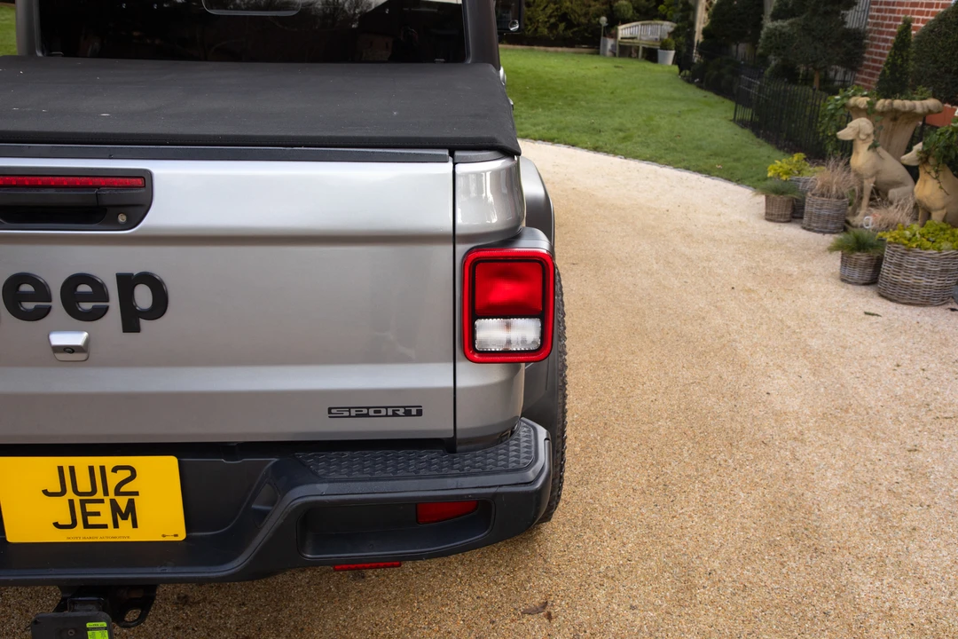 2019 Jeep JT Gladiator - Image 19 of 31