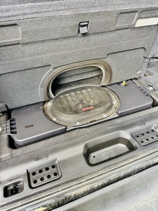 2019 Jeep JL Wrangler - Image 11 of 12