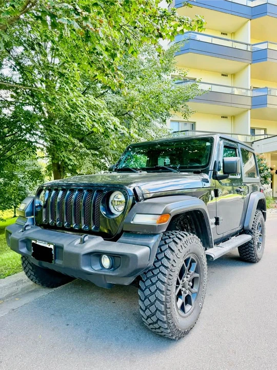 2019 Jeep JL Wrangler - Image 2 of 12