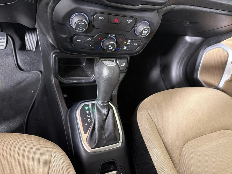 2019 Jeep Renegade - Image 18 of 21