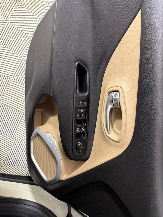 2019 Jeep Renegade - Image 11 of 21