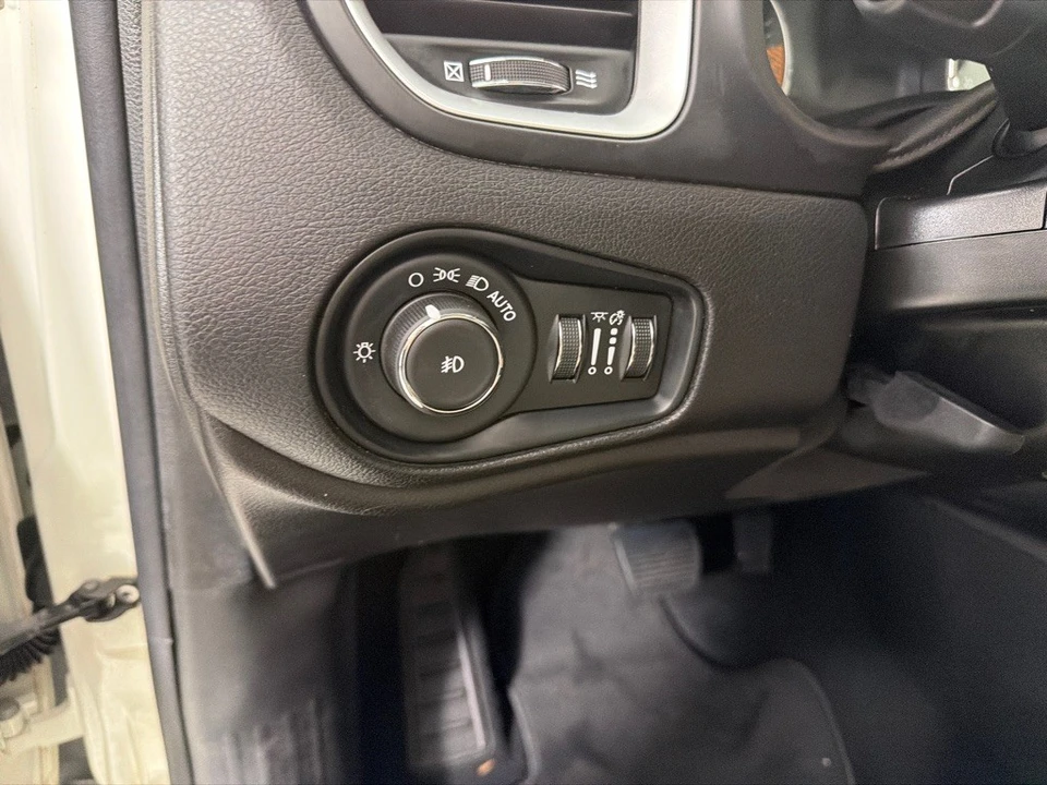 2019 Jeep Renegade - Image 14 of 21