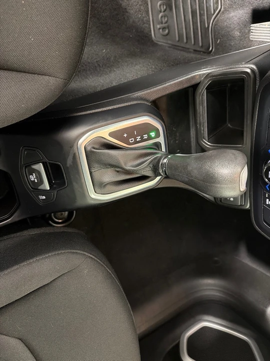 2019 Jeep Renegade - Image 16 of 21