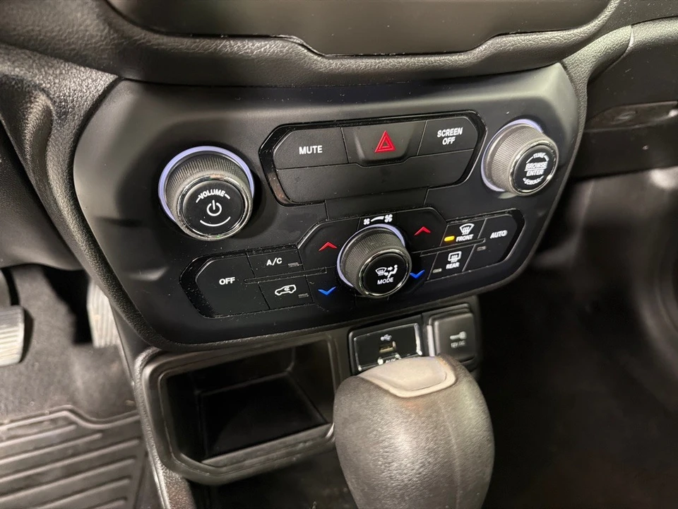 2019 Jeep Renegade - Image 15 of 21