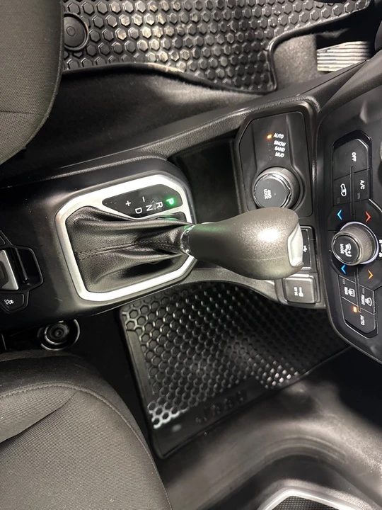 2019 Jeep Renegade - Image 20 of 21