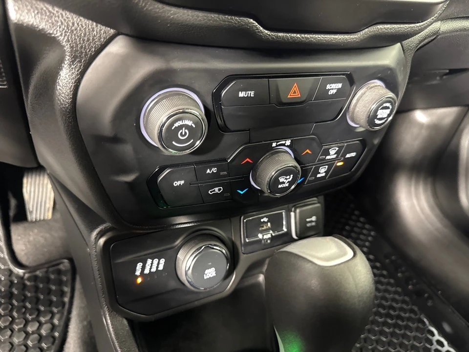 2019 Jeep Renegade - Image 19 of 21