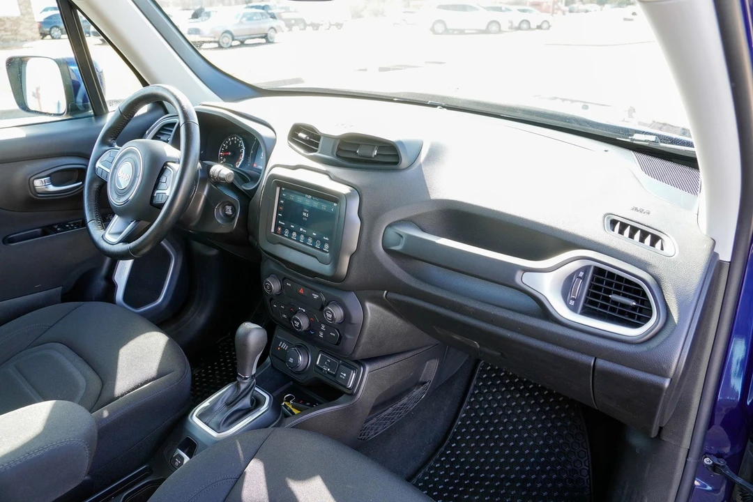 2019 Jeep Renegade - Image 19 of 21