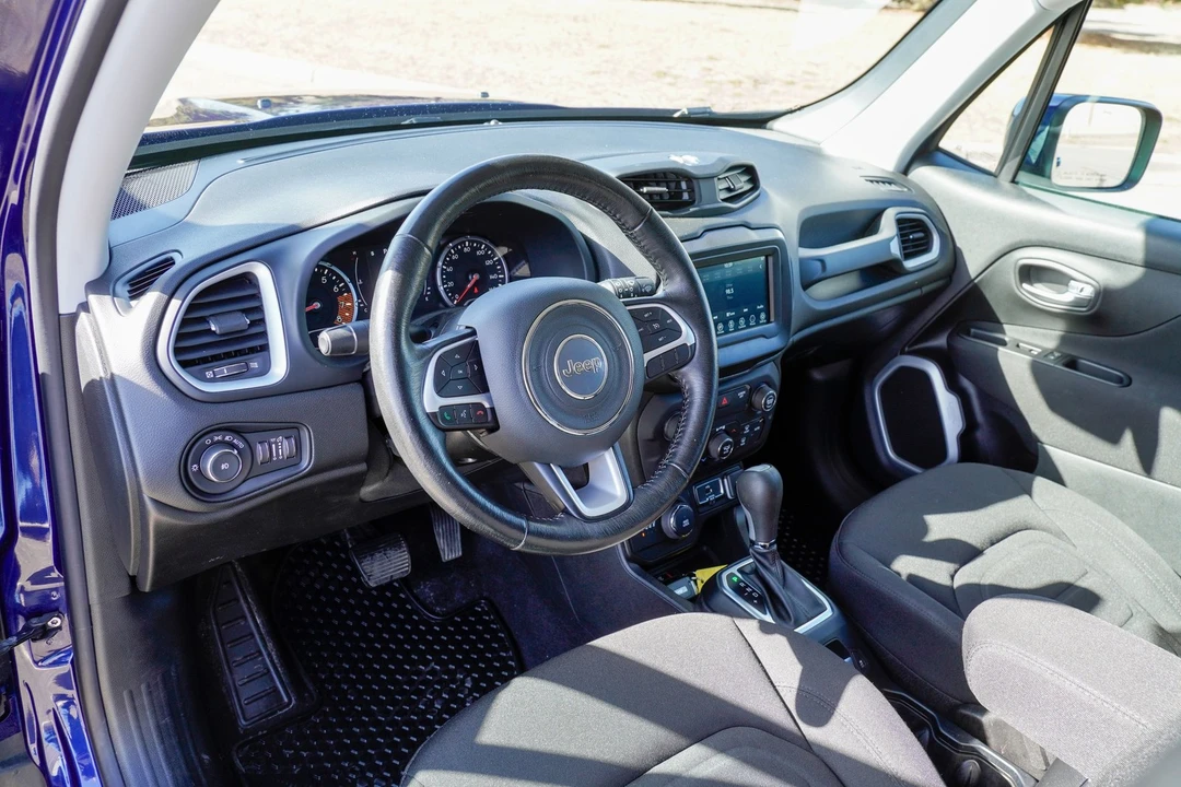 2019 Jeep Renegade - Image 11 of 21