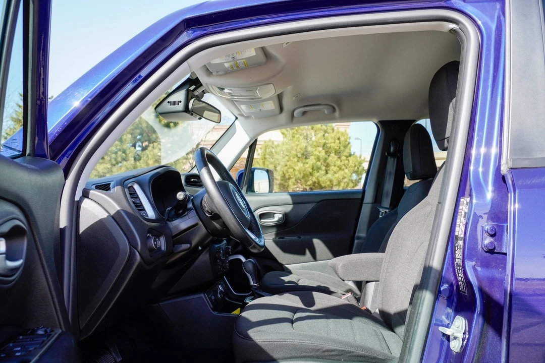 2019 Jeep Renegade - Image 10 of 21