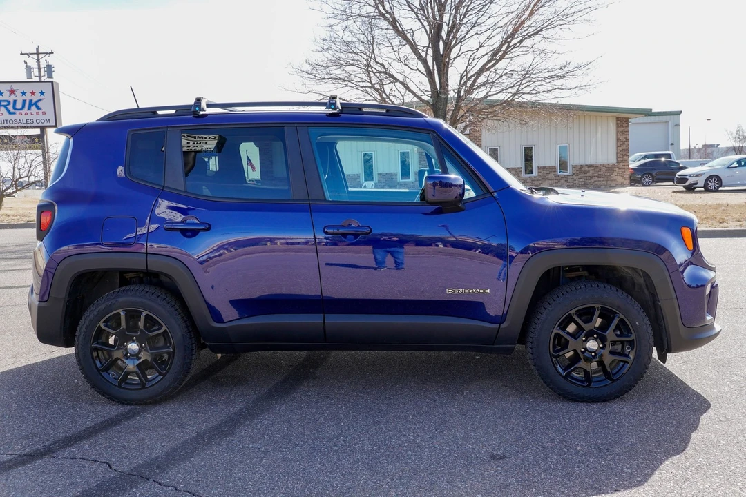 2019 Jeep Renegade - Image 2 of 21