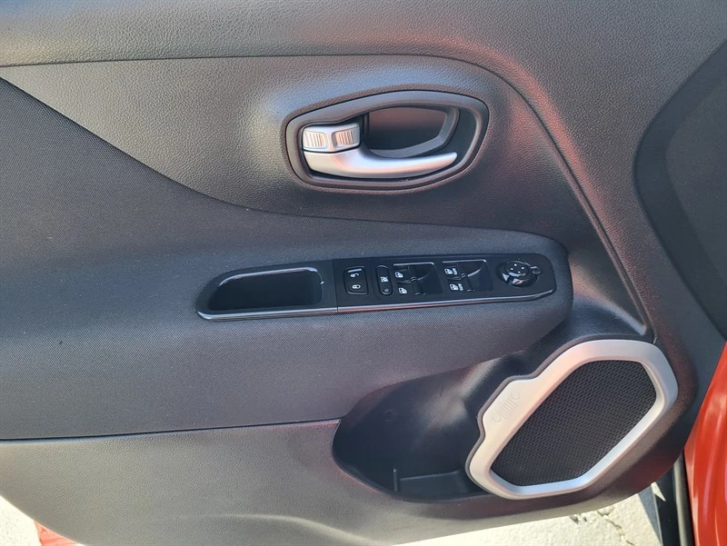 2019 Jeep Renegade - Image 10 of 15