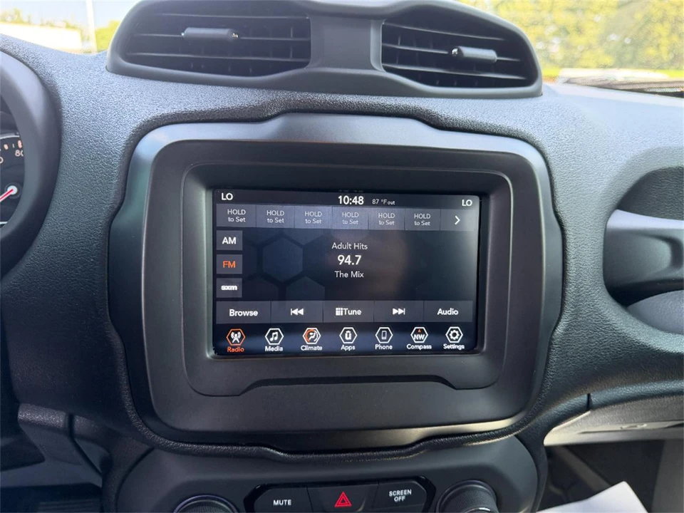2019 Jeep Renegade - Image 19 of 31