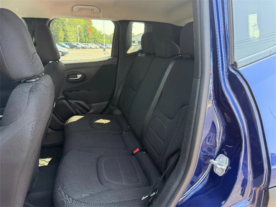 2019 Jeep Renegade - Image 15 of 31