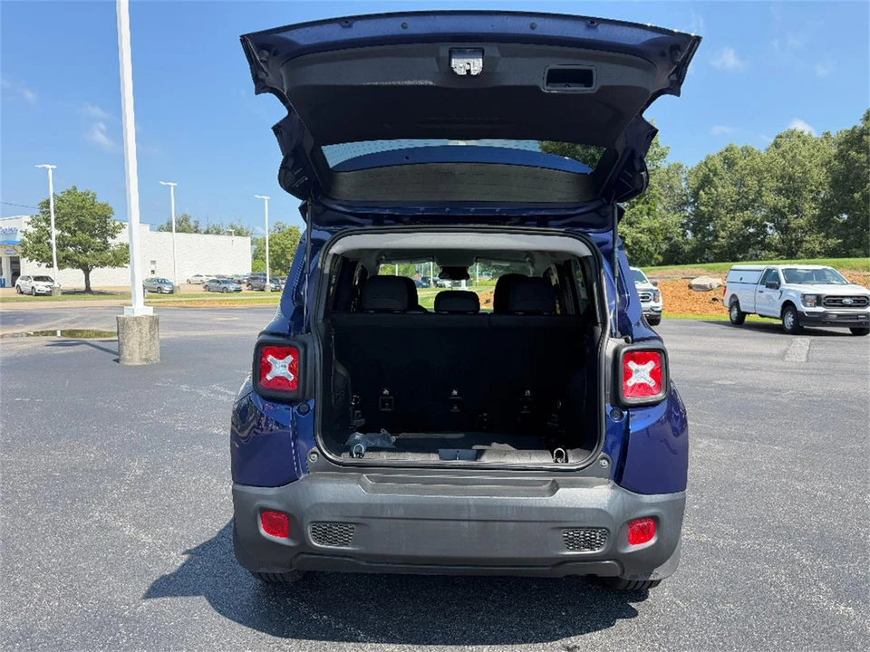 2019 Jeep Renegade - Image 10 of 31