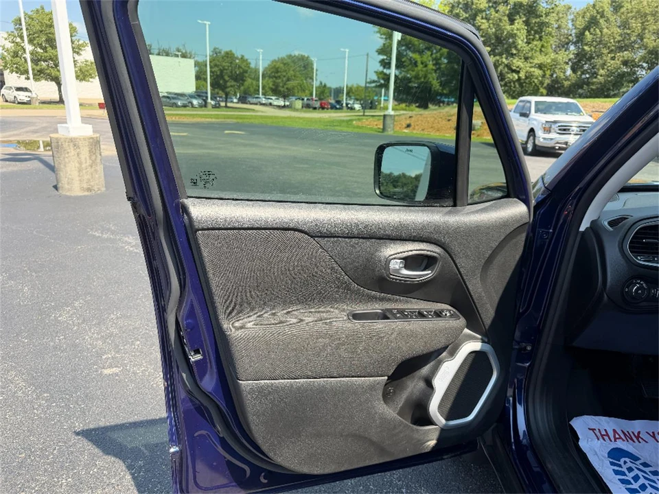 2019 Jeep Renegade - Image 22 of 31