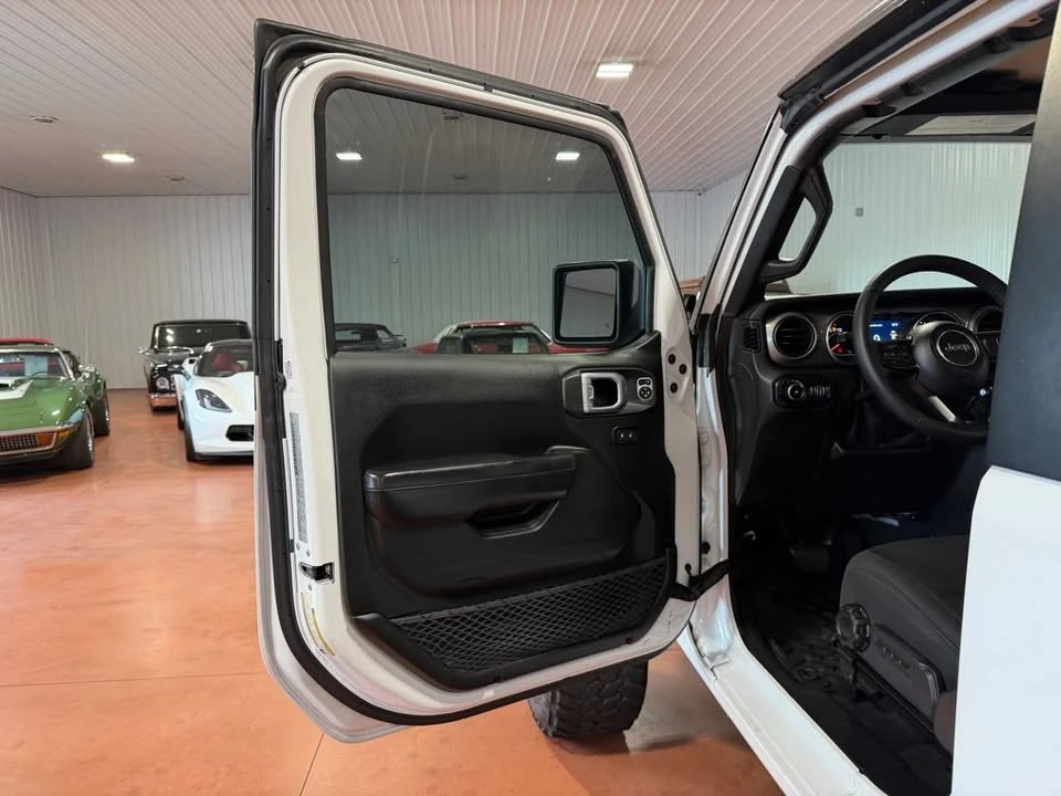 2019 Jeep JL Wrangler - Image 15 of 20