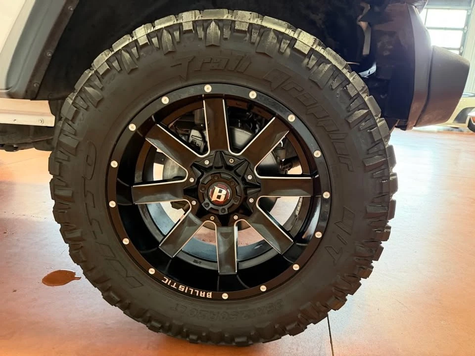 2019 Jeep JL Wrangler - Image 13 of 20