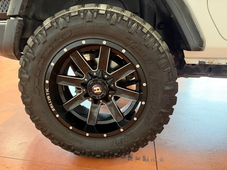 2019 Jeep JL Wrangler - Image 14 of 20