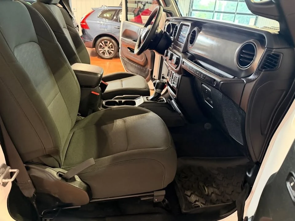 2019 Jeep JL Wrangler - Image 19 of 20