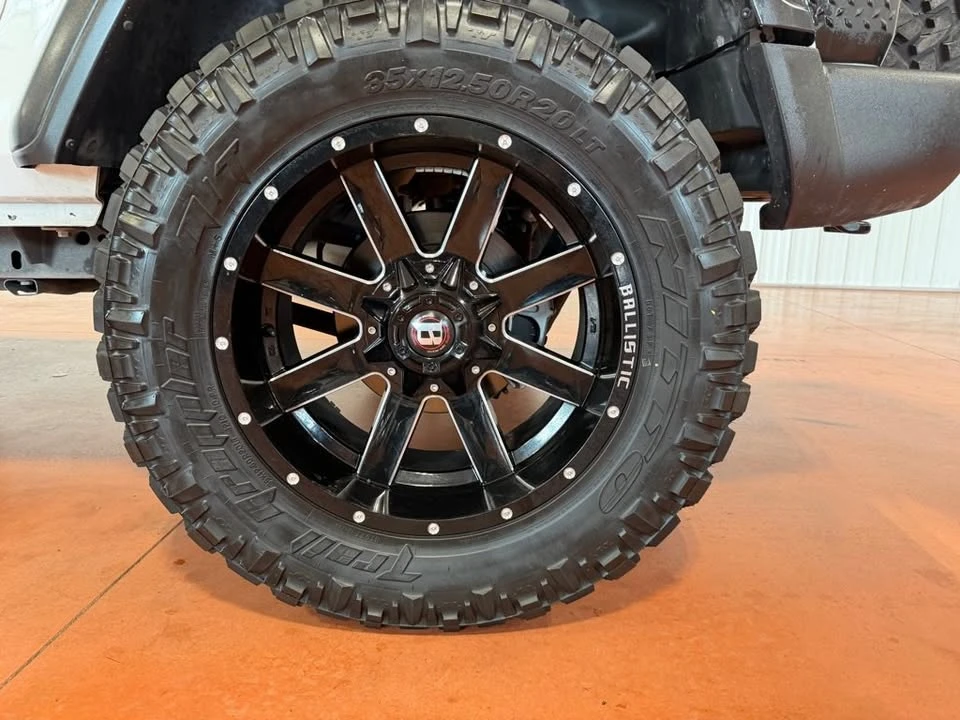 2019 Jeep JL Wrangler - Image 11 of 20
