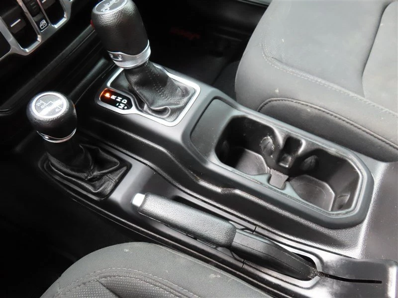 2019 Jeep JL Wrangler - Image 17 of 20