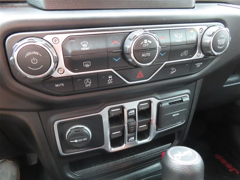 2019 Jeep JL Wrangler - Image 16 of 20